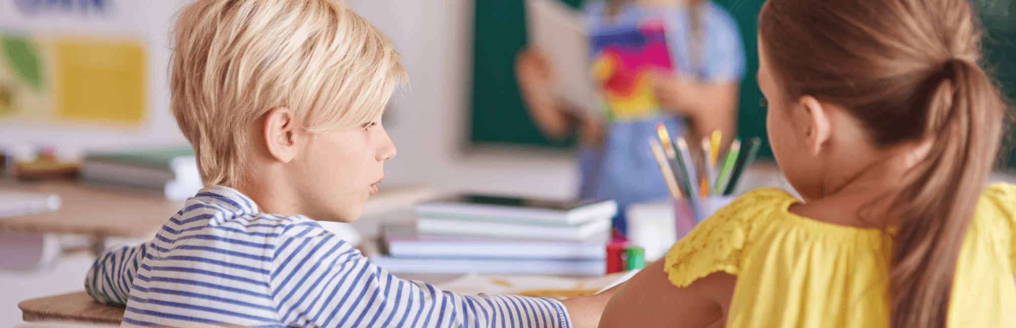 Pourquoi les étiquettes personnalisées changent vraiment la vie à l’école ?